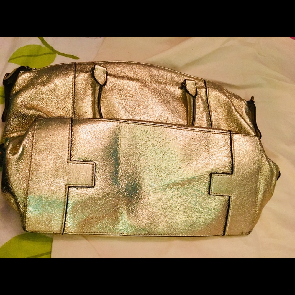 Tory Burch purse - used but in good condition
